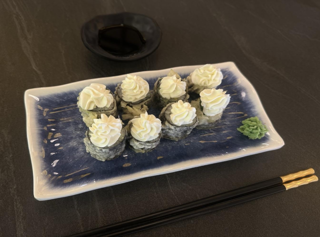 Maki Aguacate Tempura con Queso